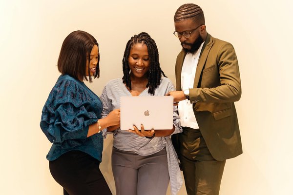 How Can UK Businesses Navigate the Current Economic Landscape?